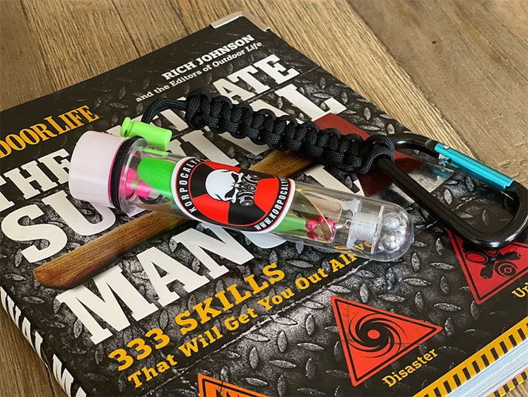 Emergency Fishing kit w/paracord carabiner