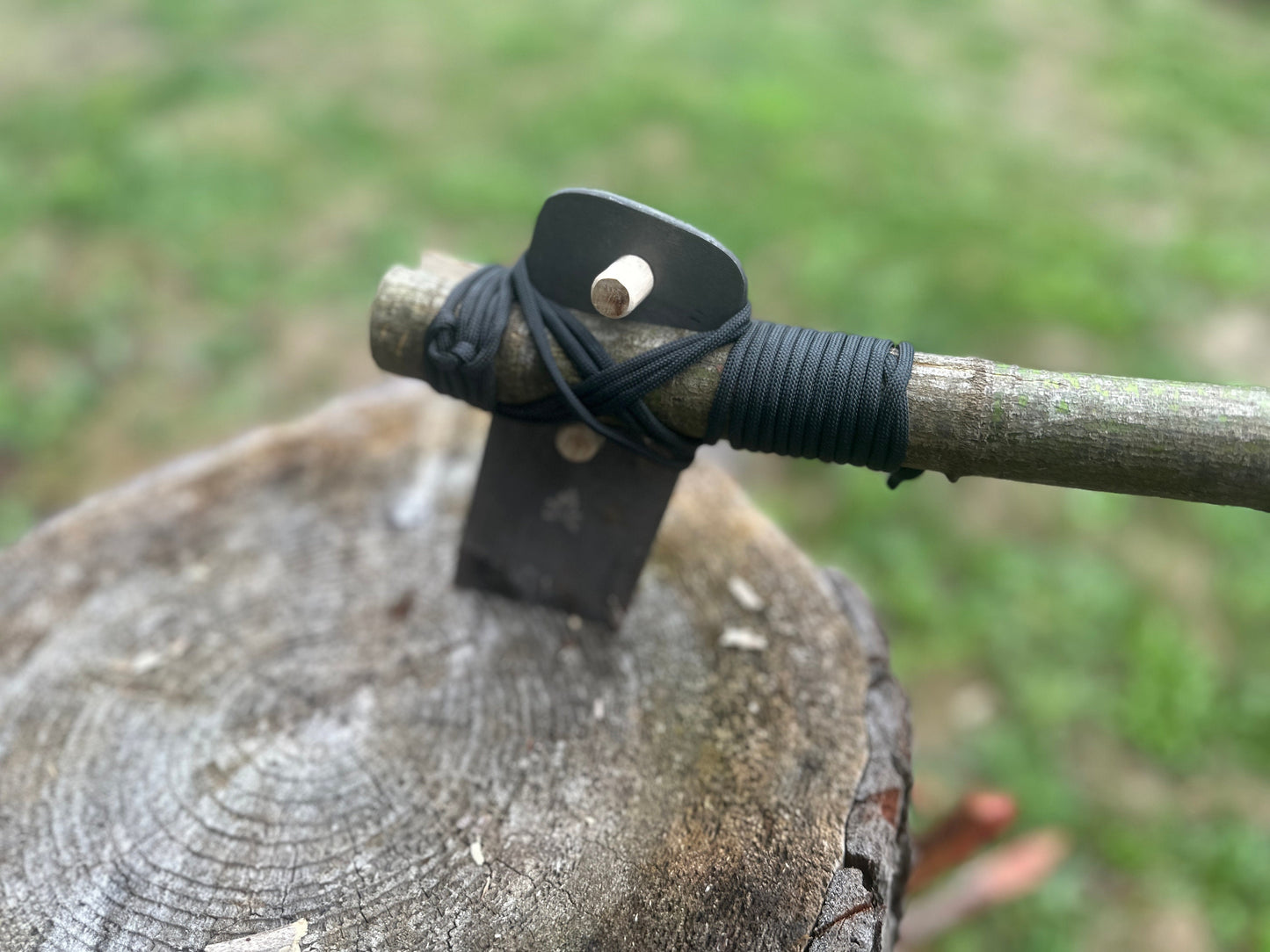 KOR Survival Axe head with leather Sheath (Paracord and wedges)